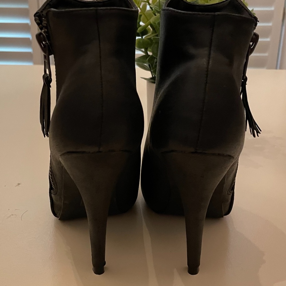 Michael Antonio Booties. - Picture 4 of 7